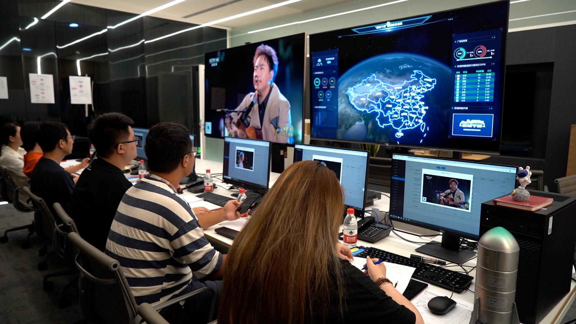 “百城千屏”點(diǎn)亮中秋團(tuán)圓夜，上海網(wǎng)絡(luò)技術(shù)賦能全國沉浸式視聽盛宴